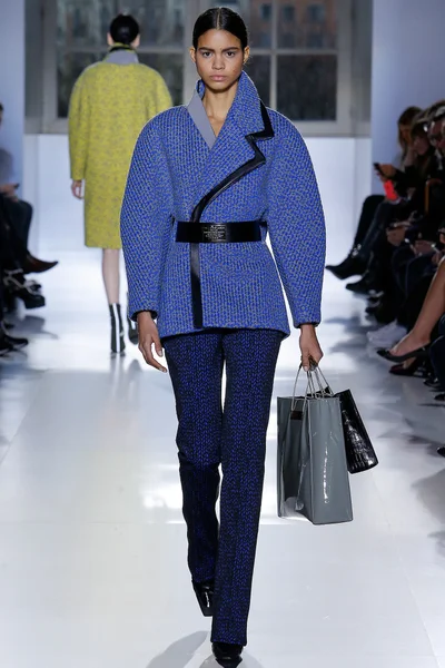 Look 14